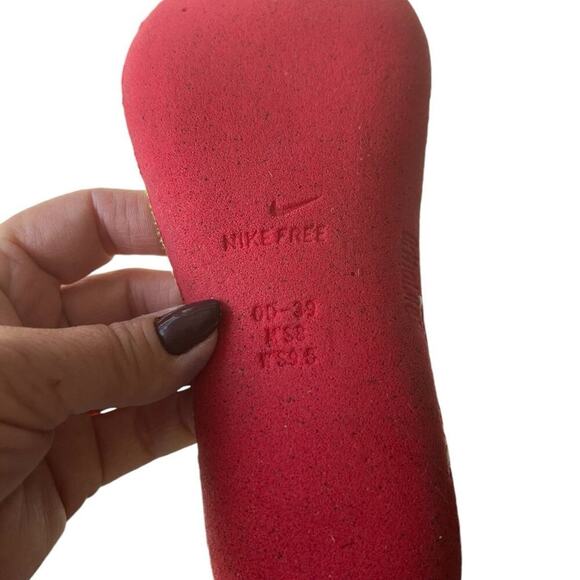 Nike women’s knit sneaker, multicolored lace up lightweight, size 39/ 8.5 - Picture 9 of 10